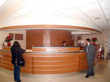 Aranypart Szallo-koezoessegi Szallashely Hotell 3*