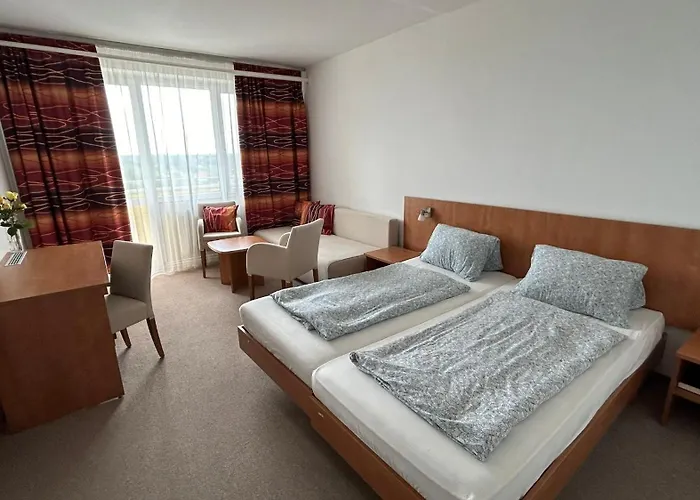 Aranypart Szallo-koezoessegi Szallashely מלון 3*