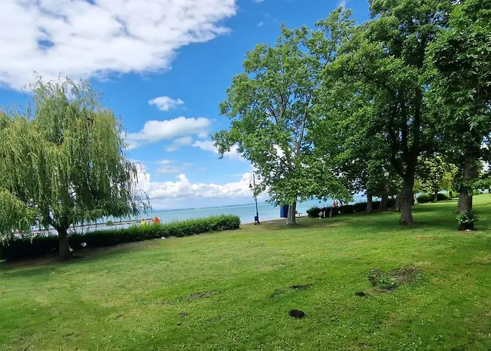 מלון Aranypart Szallo-koezoessegi Szallashely 3*